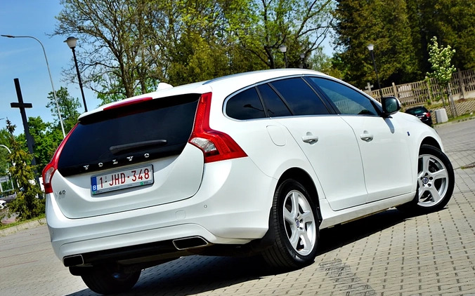 Volvo V60 cena 48900 przebieg: 151000, rok produkcji 2015 z Leżajsk małe 742